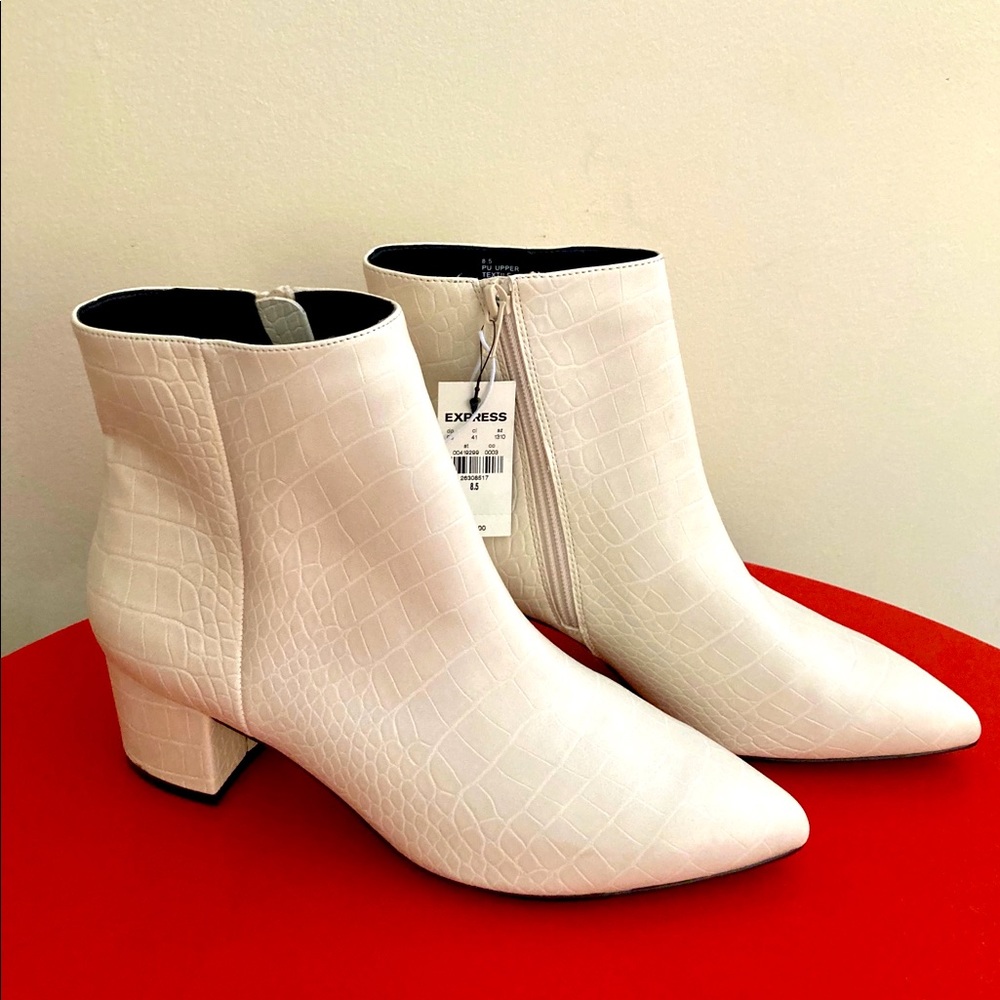 ❤️ NWT Express White Snake Ankle Boots Size 8.5
